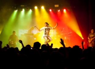 Kamil Bednarek zagra w Alibi (2.12.12)